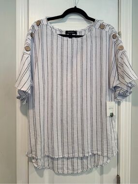 NWT Ellen Tracy Size M Linen Blend Striped Button Shoulder Ruffle Sleeve Top